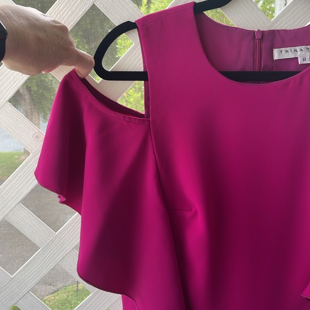 Trina Turk ‘Lambada’ Cold-Shoulder Sheath Dress - Picture 7 of 11